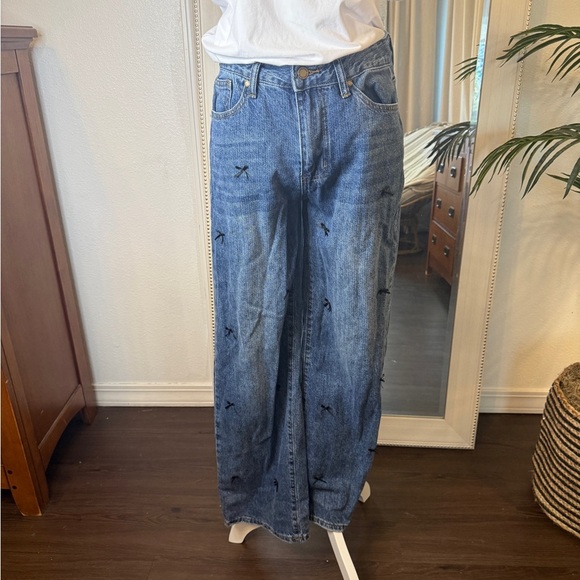 LOVE SOHO Bow Wide-Leg Jeans - Picture 1 of 4